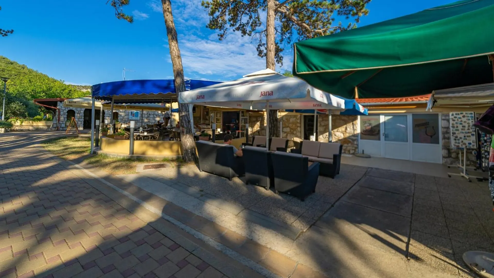 Camping San Marino 로파르